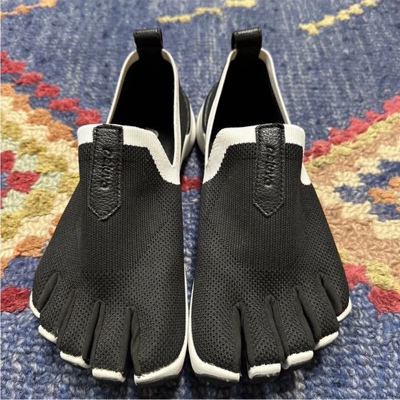 Black and White Women's Toe Shoes - Picture 4 of 9